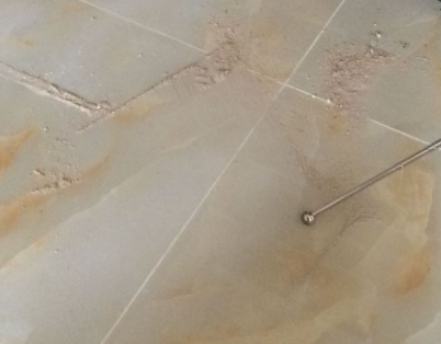 绿春瓷砖空鼓维修公司分享粘合剂选择不当在瓷砖铺贴过程中可能导致以下问题