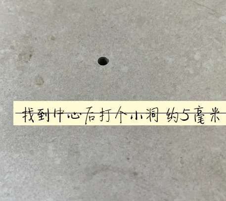 绿春瓷砖空鼓维修公司专业解答在瓷砖铺贴过程中，如果砂料搅拌不均匀，将会带来以下问题